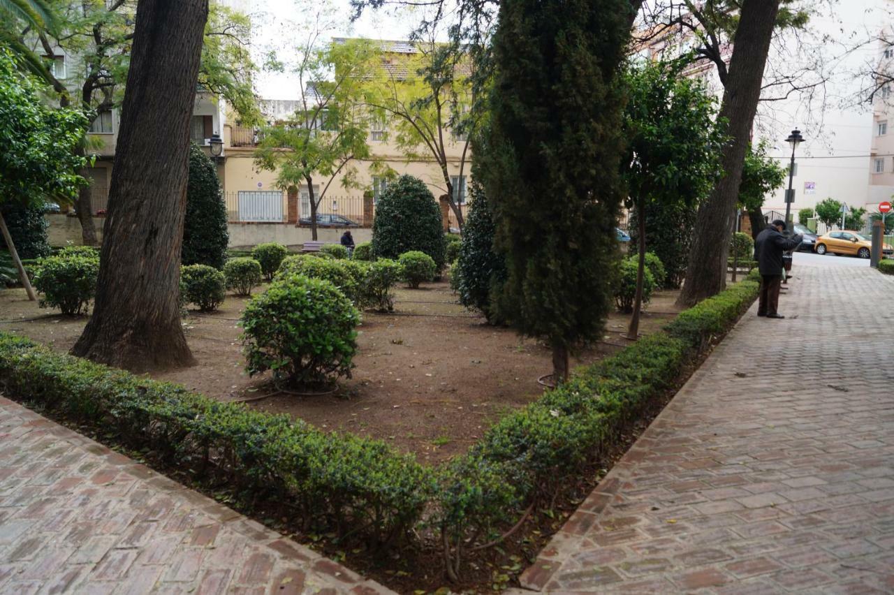 Apartamento Plaza Alfonso XII Málaga Exterior foto